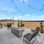 New Ph With Rooftop Lounge And Close To Broadway Apartment