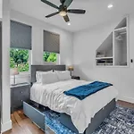 Apartment East Greenwood Treehouse Close To Dt *