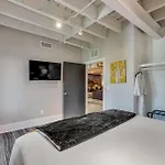Apartment Skyline With Penthouse & Rooftop Deck 6br By Maddox *