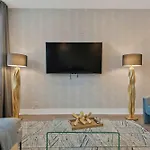 Holiday home Luxe Music Show House Walk To Geodis Park *