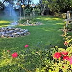 The Place Between The Lakes 4 Bedrooms 4 Beds *