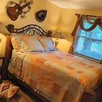 The Place Between The Lakes 4 Bedrooms 4 Beds * Nashville