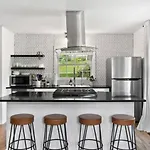 Holiday home Cozy House In Trendy East With A Patio And Grill Nashville