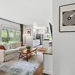 Cozy House In Trendy East With A Patio And Grill Holiday home
