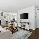 Holiday home Cozy House In Trendy East With A Patio And Grill Nashville