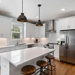Downtown Stunner Holiday home *