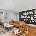 Downtown Stunner Holiday home *