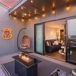 Luxury Nashville - Fire Table Balcony & City Views