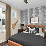 Holiday home Luxury - Fire Table Balcony & Views Nashville