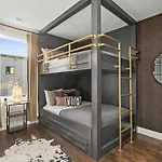 Luxury Nashville - Fire Table Balcony & City Views