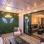 Brand New Elegance Rooftop Views Of Holiday home