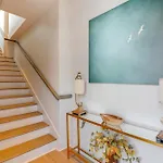 Walk To Vanderbilt: Eclectic In Holiday home