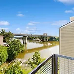 Rollin\' On The River