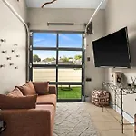 Holiday home Earth At 8th & Argyle Elite Vacation Spot *
