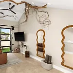 Holiday home Earth At 8th & Argyle Elite Vacation Spot *