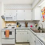 Holiday home Pink Dreams - Walk To Live Music, Bars, Restaurants - Free Parking Nashville
