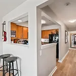 Heart Of Downtown/Walk To Broadway & The Action/Bars/Music Venues/Honky Tonks!