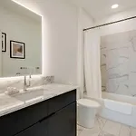 Holiday home Stylish Riverfront Eve 305 - Free Parking Nashville