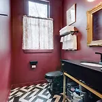 Holiday home Chic 2 Bed 2 Bath, In 12 South Nashville