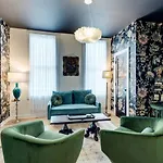 Chic 2 Bed 2 Bath, In 12 South Nashville