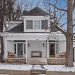 Chic 2 Bed 2 Bath, In 12 South