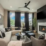 Holiday home Downtown Views Glam Stations Close To Broadway Nashville