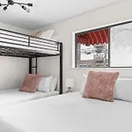 Apartment Dollys Dreamhouse, Mean Girls Retreat Unit 8 Nashville