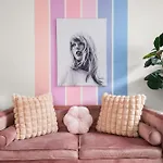 Enchanted In Nashville, Swiftie Sanctuary Unit 5 *