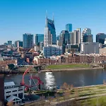 Charming Retreat For 2 Near Downtown & Broadway