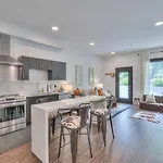 Amazing Downtown W Pool Free Parking 104 Holiday home *