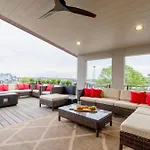 Holiday home The Augustine! | Views, Gym, Walk To Gulch