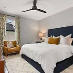 Holiday home Hill House | Walk To Gulch! Sauna, Hot Tub, Gym! *