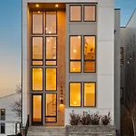 Holiday home Archer House | Hot Tub Rooftop | Downtown Luxury! *
