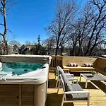 House! Hot Tub, Marg Machine, Walk 12south *