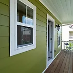 Cumberland Emerald - Walk To Dining Holiday home *