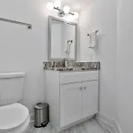 Nest: Renovated Retreat Near Bna *