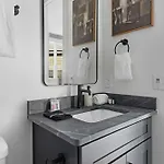 The Rosedale - Rooftop By Geodis Park Holiday home *