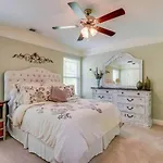 Cheerful In Hip Westmeade! Holiday home