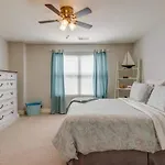 Cheerful In Hip Westmeade! *