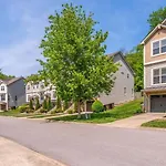 Cheerful In Hip Westmeade! *