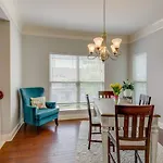 Holiday home Cheerful In Hip Westmeade! *