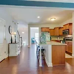 Cheerful In Hip Westmeade! *