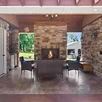 Copperline Ranch 60 Acre Estate Former Kenny Rogers Holiday home