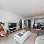 Holiday home Two On Music Row That Sleeps 14 With Pool And Parking