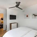 Two On Music Row That Sleeps 14 With Pool And Parking *