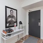 Two On Music Row That Sleeps 14 With Pool And Parking *