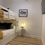 Two On Music Row That Sleeps 14 With Pool And Parking Holiday home Nashville