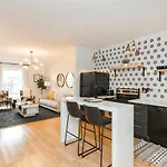 Holiday home Two On Music Row That Sleeps 14 With Pool And Parking Nashville