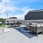 Upscale Sanctuary With Private Patio