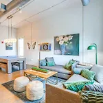 Holiday home Walk To Vanderbilt: Eclectic In